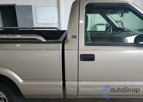 2000 Chevrolet S Truck S10 z USA, uszkodzony, nr VIN 1GCCS1451Y8200367